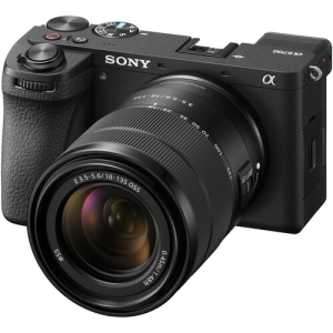 Sony Alpha 6700 kompakt APS-C spejlløst kamera + E 18-135mm F3.5-5.6 OSS objektiv